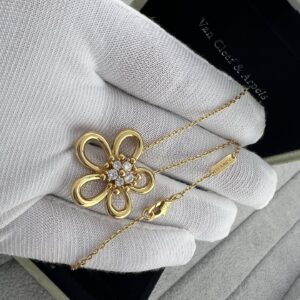 Van Cleef & Arpels Floral Diamond Pendant in True Gold Elegance